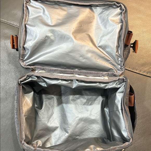 Lokass Double decker Gray and Brown Cooler Bag, EUC. - Picture 3 of 5